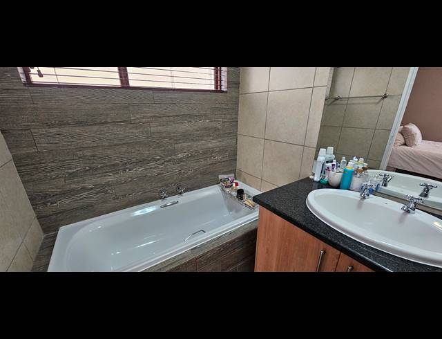 2 BEDROOM TOWNHOUSE FOR SALE IN MEYERSDAL